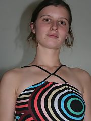 Amateur girl next-goor