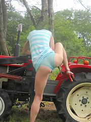 Photo 7, Farmers skinny wifey